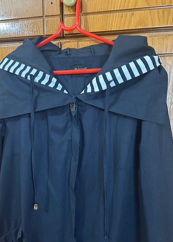 Kadın Lacivert Uzun Kesim Kapüşonlu Yağmurluk - Görsel 3