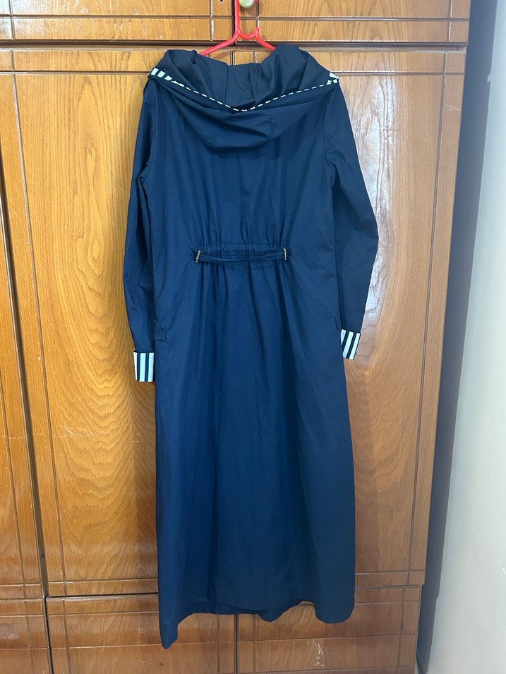 Kadın Lacivert Uzun Kesim Kapüşonlu Yağmurluk - Görsel 5