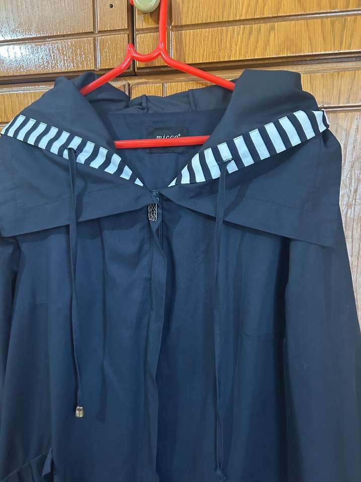 Kadın Lacivert Uzun Kesim Kapüşonlu Yağmurluk - Görsel 3