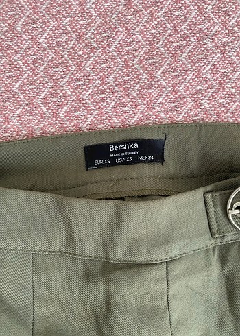 Bershka Yeşil Kemerli Mini Etek