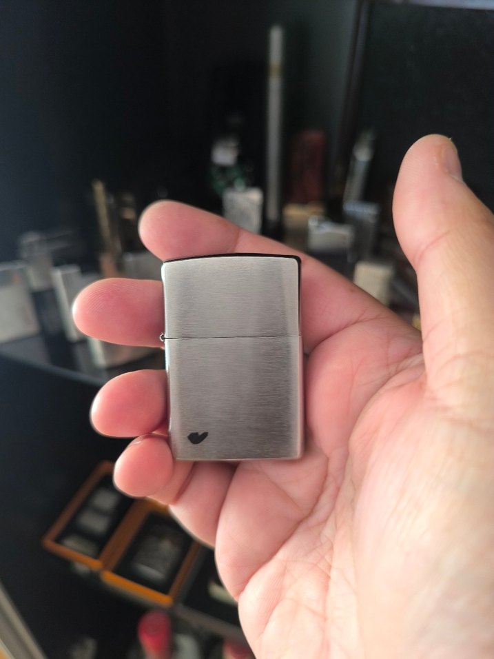 Zippo Erkek Çakmak - Minimalist Tasarım - Görsel 2