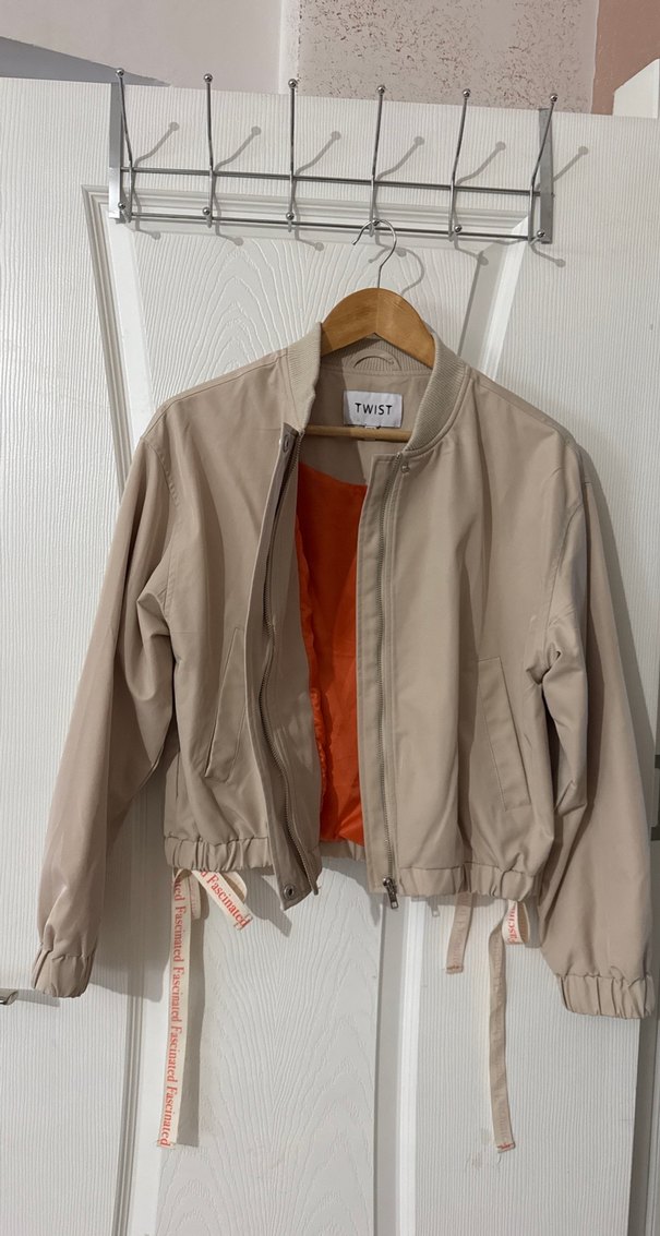 Bej Belden Bağlamalı Kadın Ceket - Görsel 2