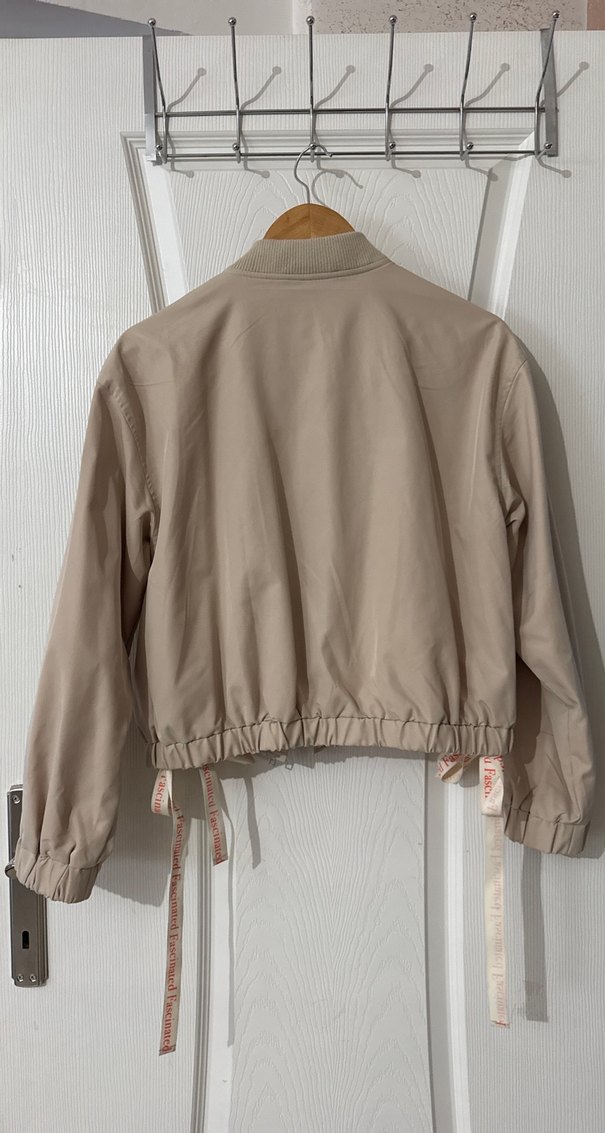 Bej Belden Bağlamalı Kadın Ceket - Görsel 3