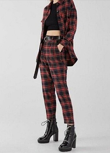 Bershka gömlek ve pantolon takım xs ve s beden için uygun