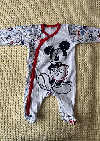 Beyaz Mickey Mouse Baskılı Örme Bebek Tulum