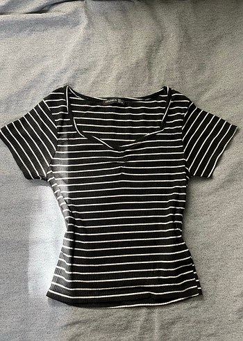 siyah beyaz çizgili gotik crop