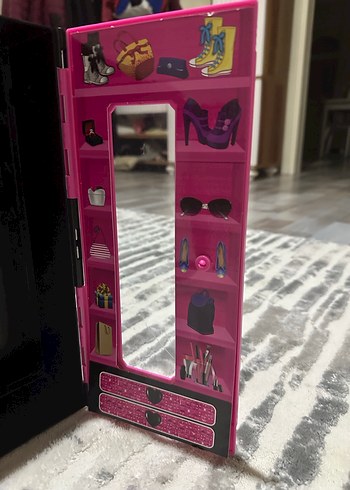Koyu Pembe Barbie kıyafet dolabı - Görsel 4