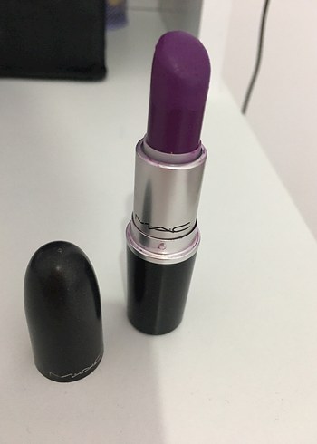MAC Koyu Mor Ruj