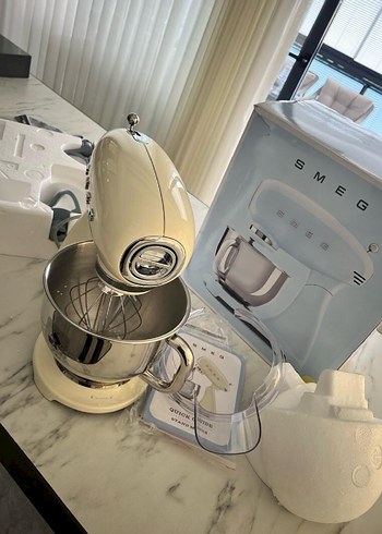 Beden Pastel Beyaz SMEG Mutfak Mikseri
