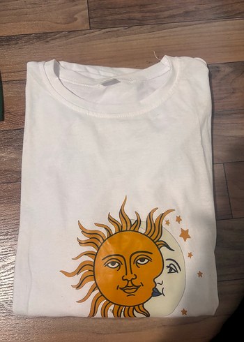 Diğer Güneş ve Ay Baskılı Beyaz Kırmızı siyah tshirt