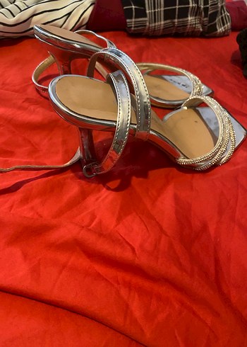 Altın Renkli Yılan Desenli Stiletto Topuklu Kadın Ayakkabı