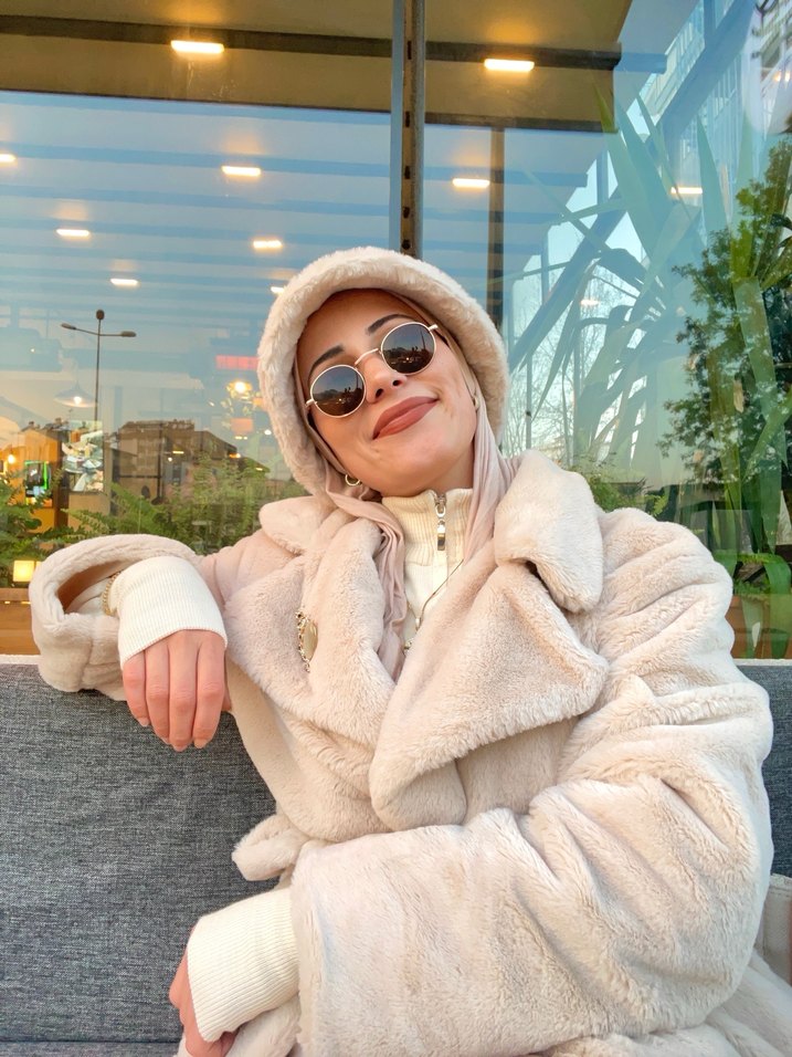 Uzun Beyaz Kapüşonlu Kadın Parka ŞAPKALI ASTARLI - Görsel 2