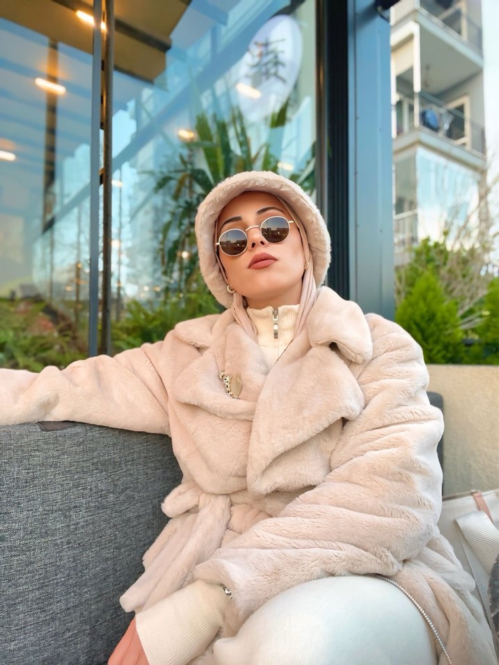 Uzun Beyaz Kapüşonlu Kadın Parka ŞAPKALI ASTARLI - Görsel 4