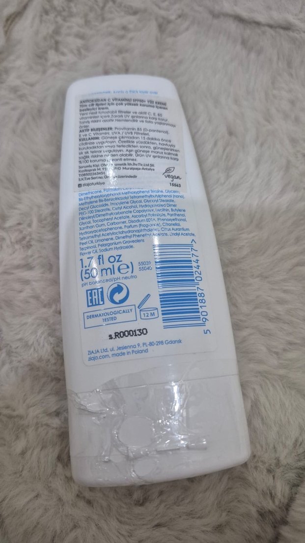 Ziaja SPF 50+ Vitamin C İçeren Yüz Kremi - Görsel 2