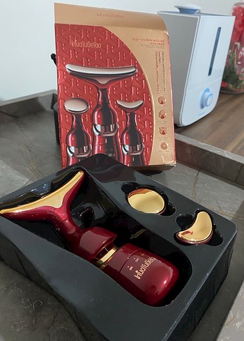 Bordo Yüz Temizleme Cihazı ve Masaj Aparatları