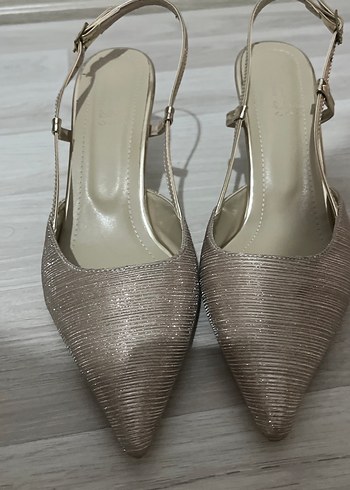 Bej Parlak Desenli Stiletto Topuklu Ayakkabı