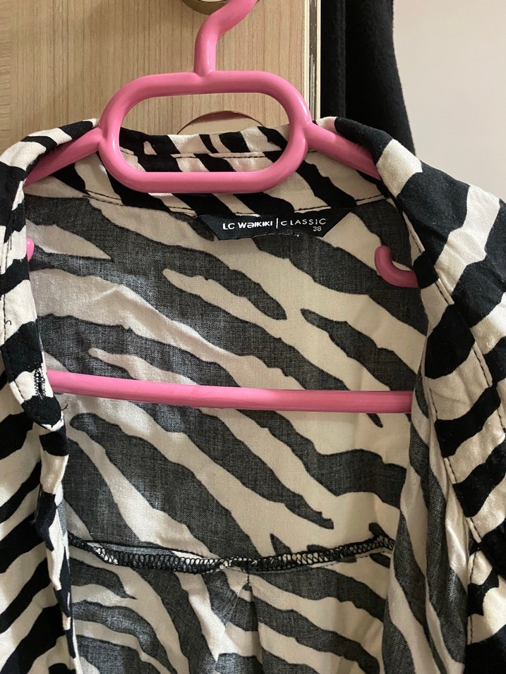 Zebra Desenli Uzun Kollu Kadın Gömlek - Görsel 2