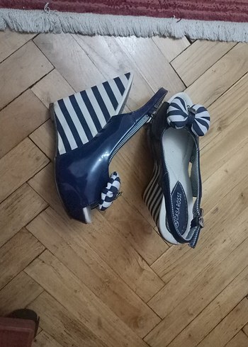 37 Beden Mavi Zebra Desenli Kadın Dolgu Topuklu Ayakkabı