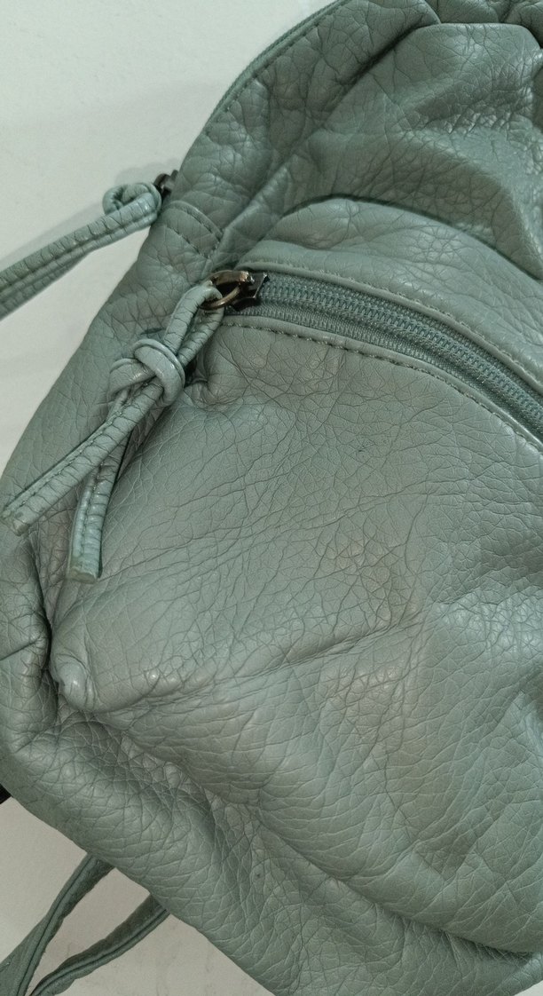 Gri Deri Fermuarlı Kadın Sırt Çantası - Görsel 2