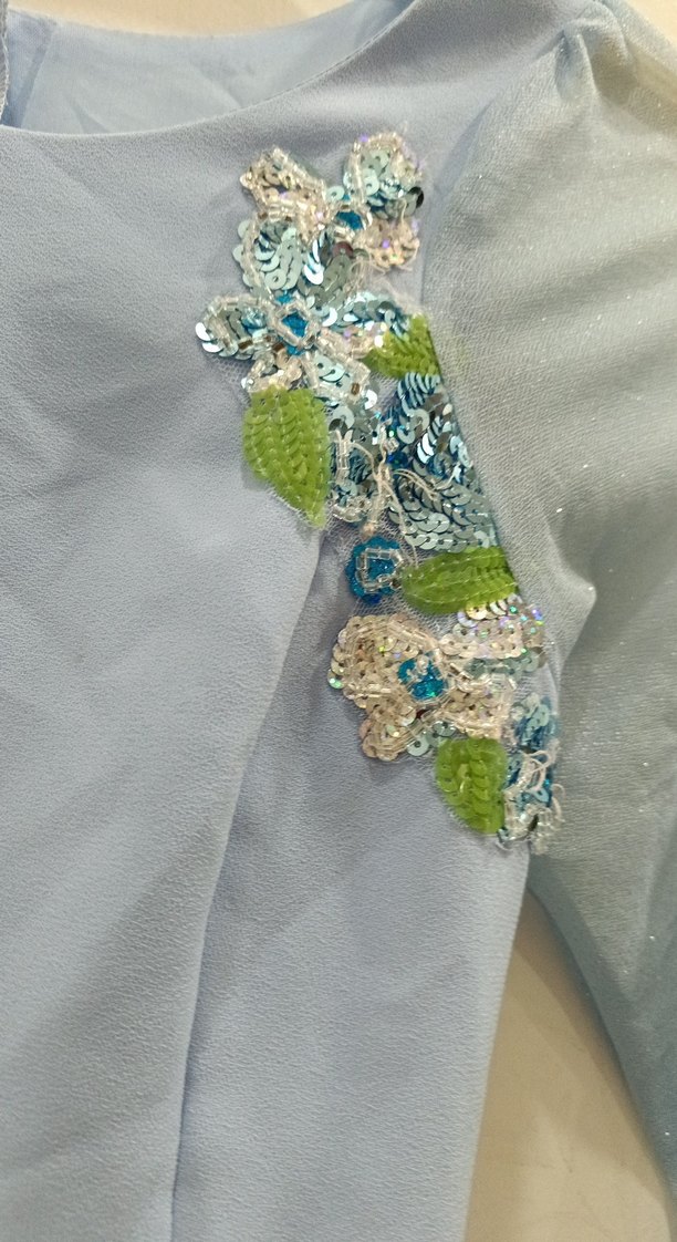 Mavi Nakışlı Uzun Abiye Elbise - Görsel 3