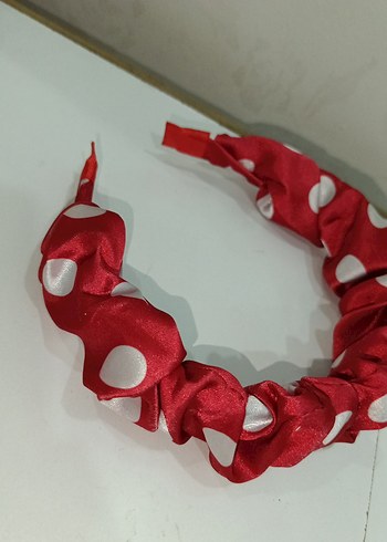 Beden Kırmızı Puantiyeli Fırfırlı Saç Bandı