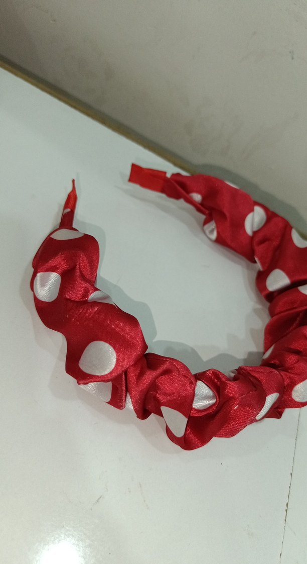 Kırmızı Puantiyeli Fırfırlı Saç Bandı - Görsel 3