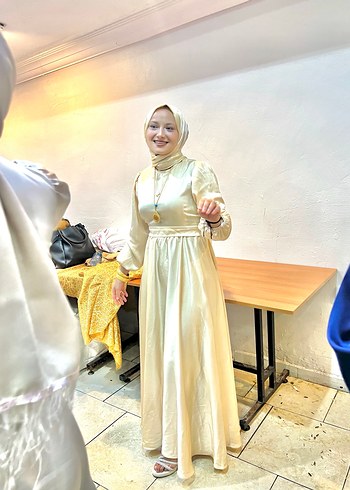 38 Beden Gri Yüksek Yakalı İşlemeli Uzun Elbise