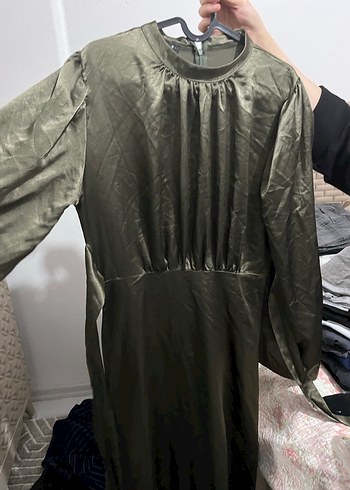 Uzun Kollu Yüksek Yakalı Salaş Saten Elbise - Görsel 6