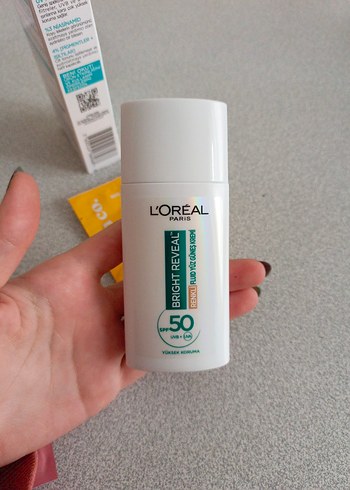 L'Oréal Bright Reveal SPF 50 Güneş Kremi - Görsel 2