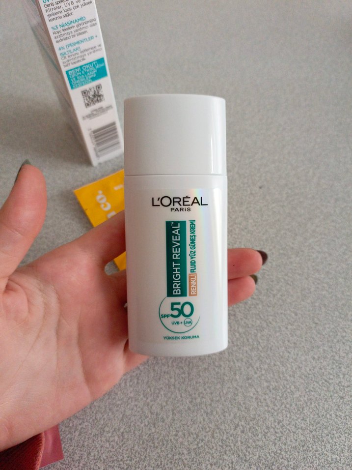 L'Oréal Bright Reveal SPF 50 Güneş Kremi - Görsel 2