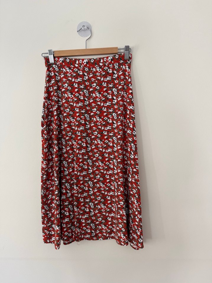 Drapeli Kırmızı Bağlama Desenli Midi Etek - Görsel 3