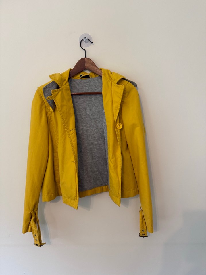 Sarı Düğmeli Kadın Ceket - Görsel 3