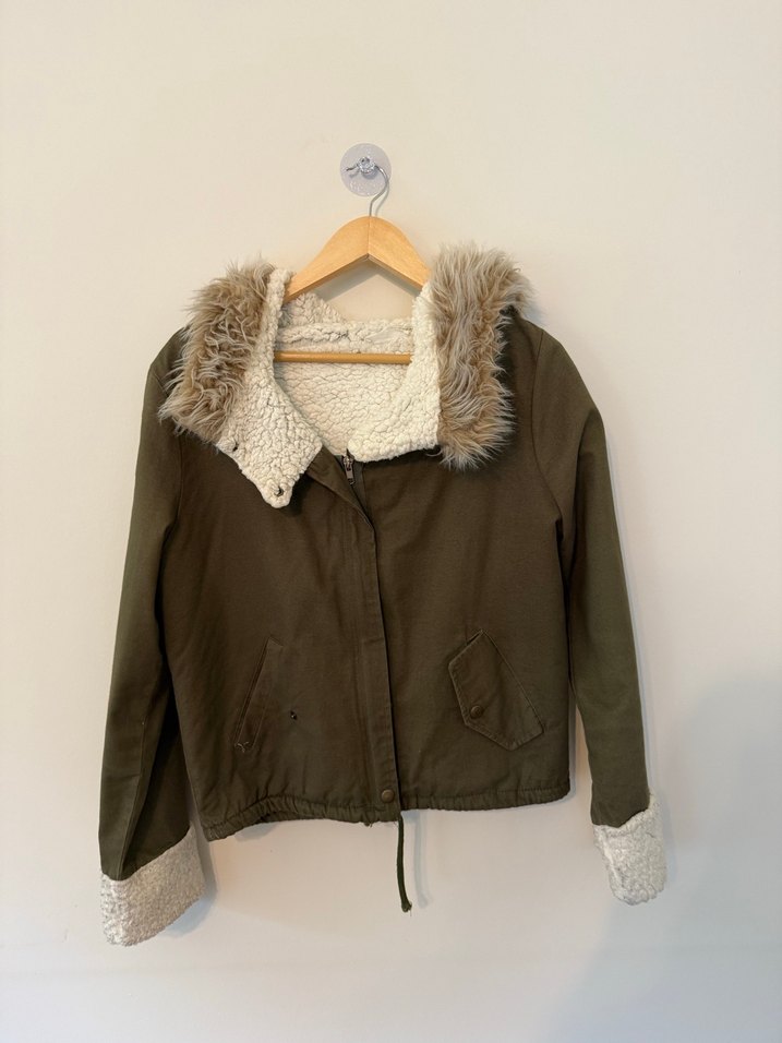 Kapüşonlu, Peluş Detaylı Kadın Ceket - Görsel 2