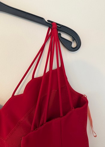 Kırmızı Drapeli Mini V Yaka Abiye Elbise - Görsel 4