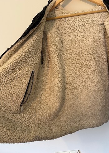 Siyah & Beyaz Kapüşonlu Fermuarlı Kadın Mont - Görsel 4