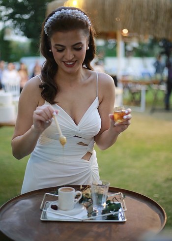 Beyaz Halter Yaka Strappy Gelinlik - Görsel 3