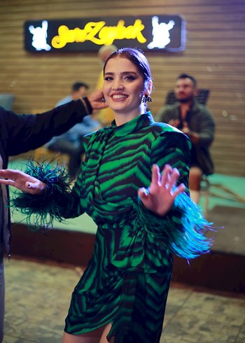 Püsküllü Yeşil Mini Elbise