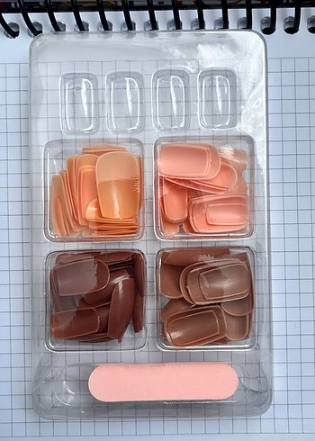 4 farklı Renkli takma Tırnak Seti ve Törpü - Görsel 3