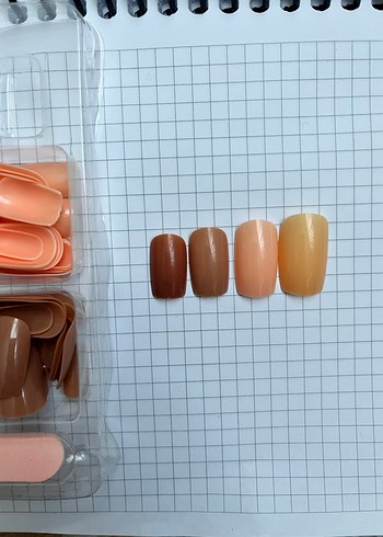 4 farklı Renkli takma Tırnak Seti ve Törpü - Görsel 2