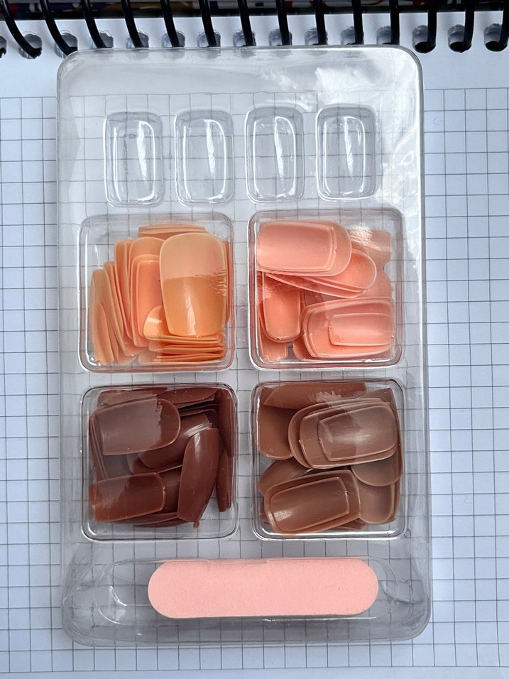 4 farklı Renkli takma Tırnak Seti ve Törpü - Görsel 3