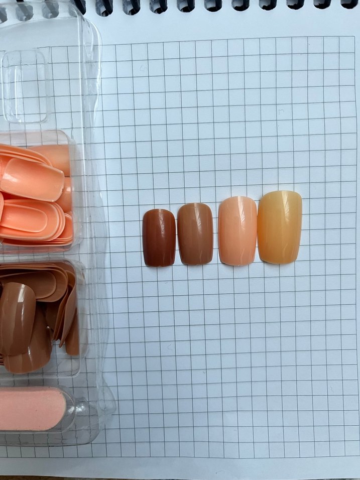 4 farklı Renkli takma Tırnak Seti ve Törpü - Görsel 2