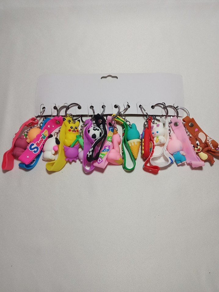 12 Adet Figürlü Silikon Anahtarlık - Görsel 2