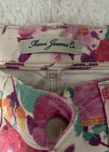 Mavi Jeans Çiçek Desenli Renkli şort