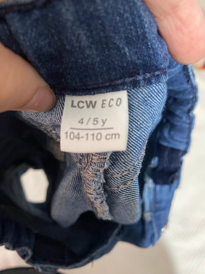 Kızlar için Düğmeli Mavi Kot Şort - Görsel 4