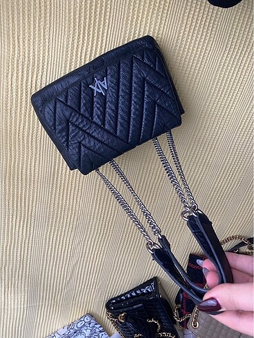Armani exchange çanta orjinal