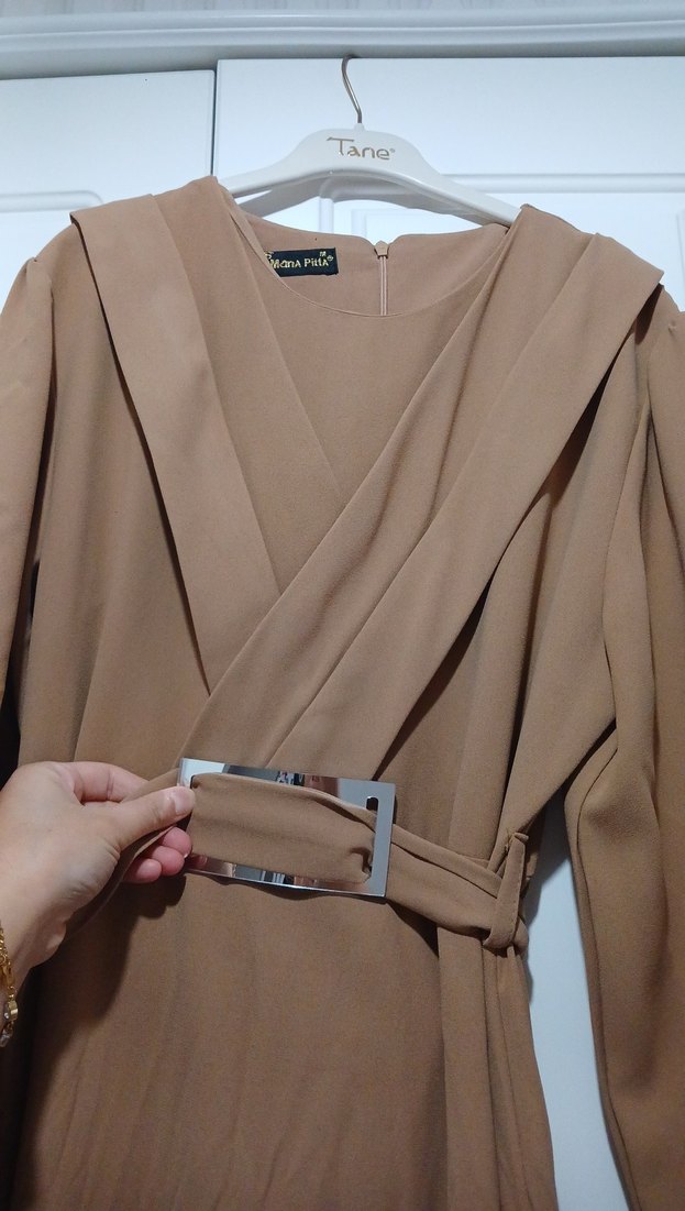 Bej Kemerli Uzun Kadın Elbise - Görsel 5