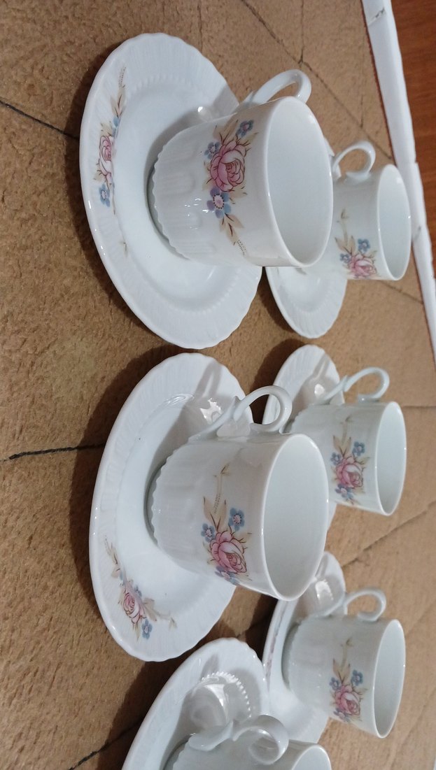 Çiçek Desenli Beyaz Porselen 6'lı Fincan Takımı - Görsel 2