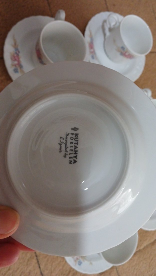 Çiçek Desenli Beyaz Porselen 6'lı Fincan Takımı - Görsel 5