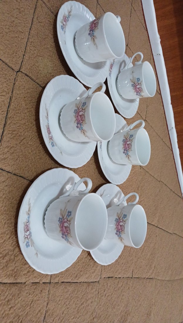 Çiçek Desenli Beyaz Porselen 6'lı Fincan Takımı - Görsel 4