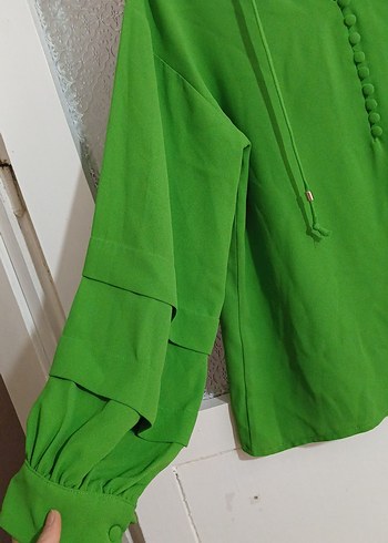 Düğmeli Yeşil Uzun Kollu Bol Kadın Gömlek - Görsel 2